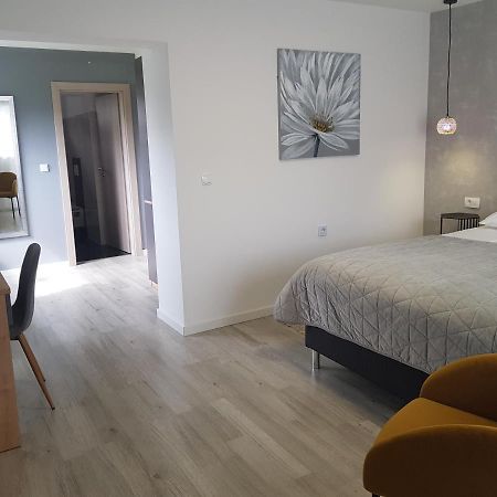 Rooms Vanteo Korenica Luaran gambar