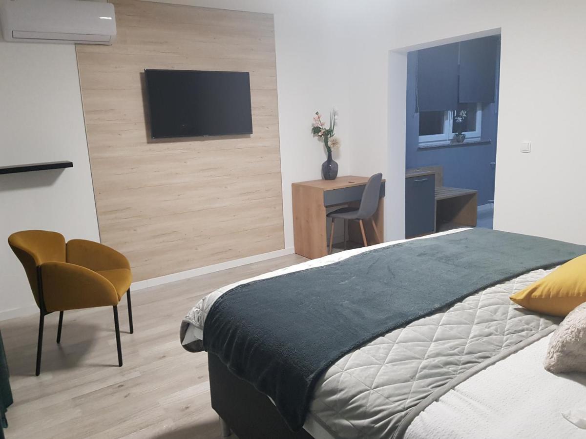 Rooms Vanteo Korenica Luaran gambar