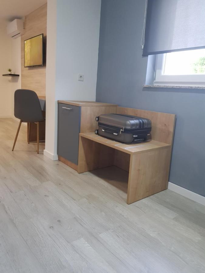 Rooms Vanteo Korenica Luaran gambar