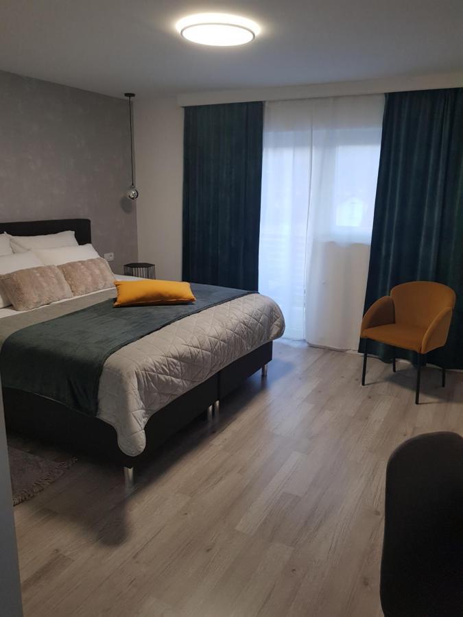 Rooms Vanteo Korenica Luaran gambar