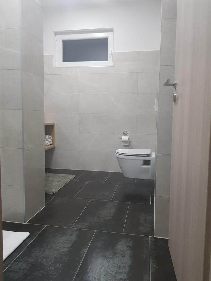 Rooms Vanteo Korenica Luaran gambar