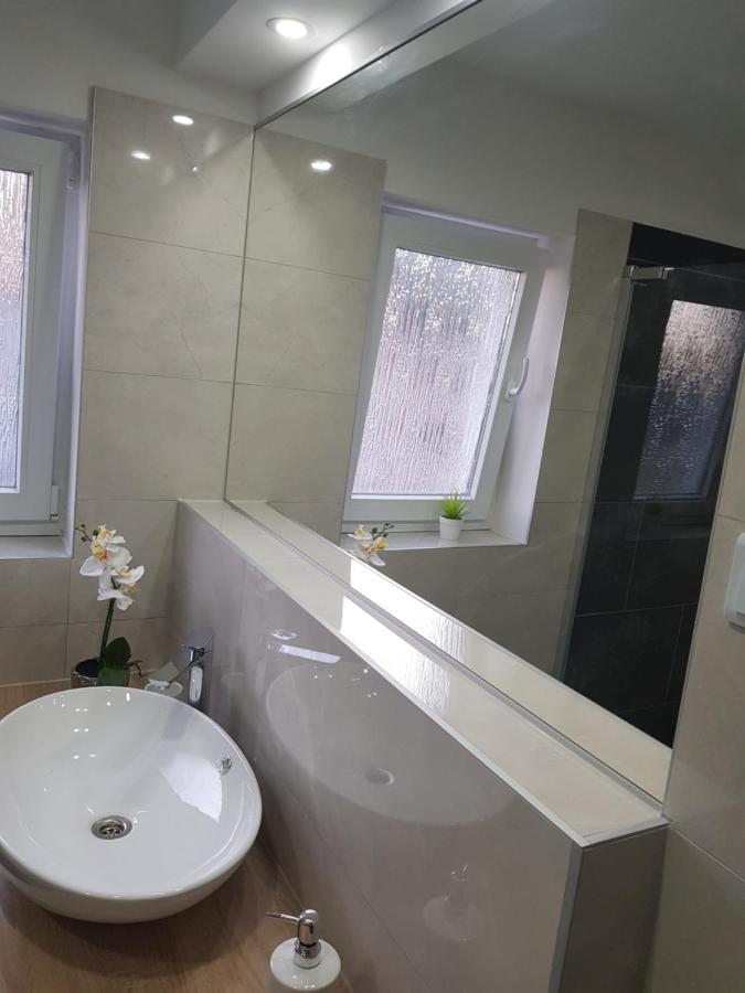 Rooms Vanteo Korenica Luaran gambar