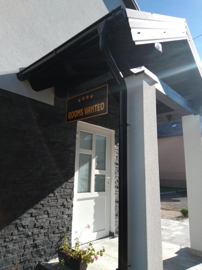 Rooms Vanteo Korenica Luaran gambar
